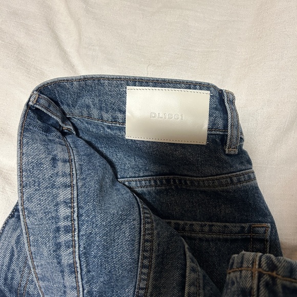 DL1961 Taylor Rigid High-Rise Barrel Jeans - Picture 4 of 4